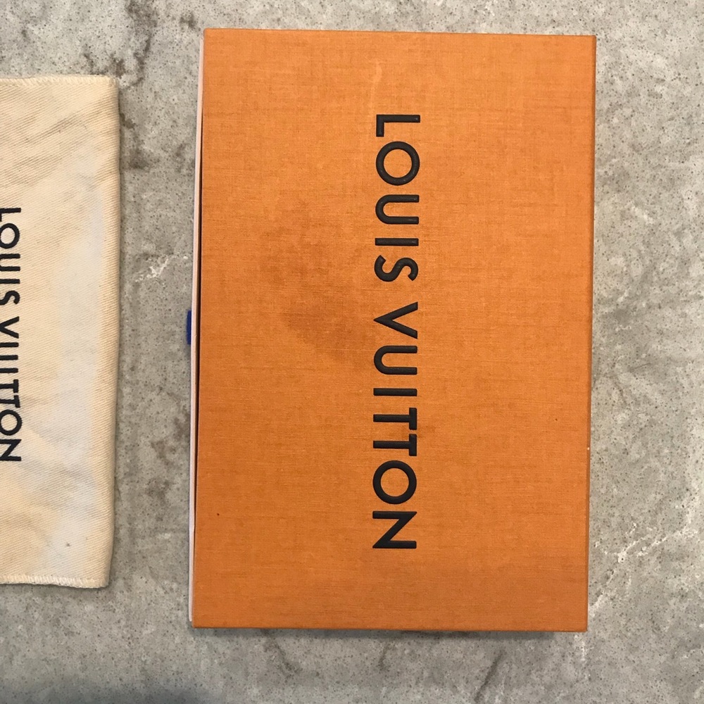 Authentic Louis Vuitton iPhone 7 case. - Picture 3 of 8
